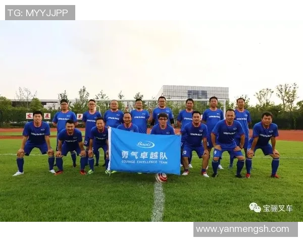 赛后分析：武汉足球队与成都足球队的团队协作表现及其影响